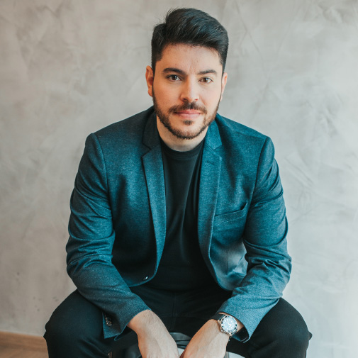 docente-Rodrigo-Bueno